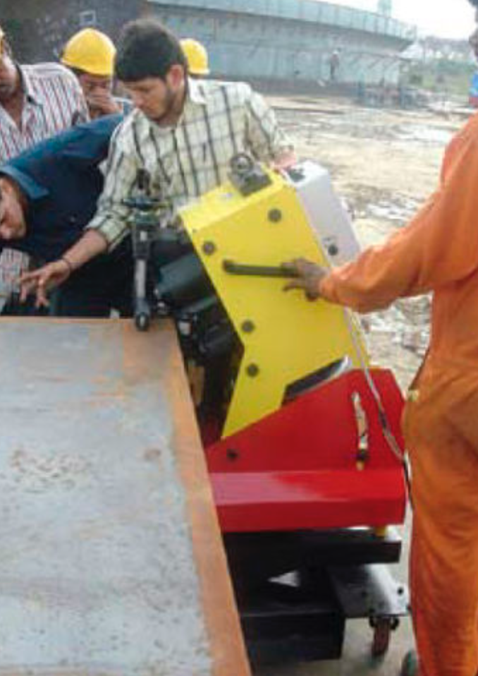 Máy vát mép tấm GBC- CH15